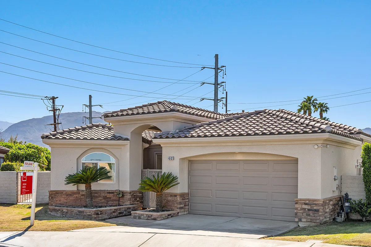 4 bed, 3.5 bath, 2633 sqft, $3,550 — Photo 1