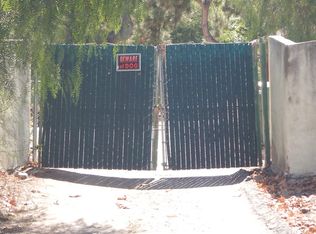 9848 Sunland Blvd, Sunland, CA 91040