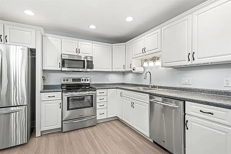 1 bed, 1.0 bath, 681 sqft, $1,620 — Photo 3
