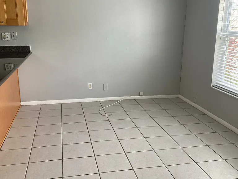 1341 SE 6th Ave #1 — Photo 7