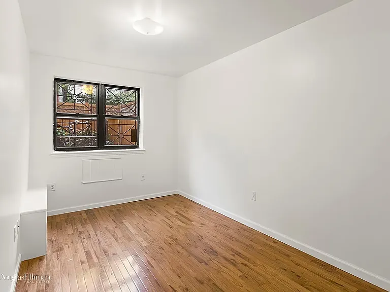 114 Pulaski St #1 — Photo 4