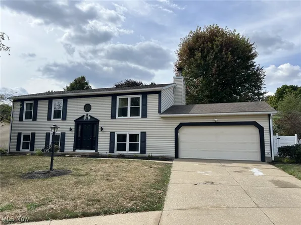 282 Kent Cir NE, New Philadelphia, OH 44663