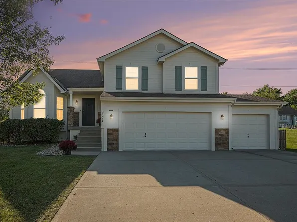 9604 N Highland Ter, Kansas City, MO 64155