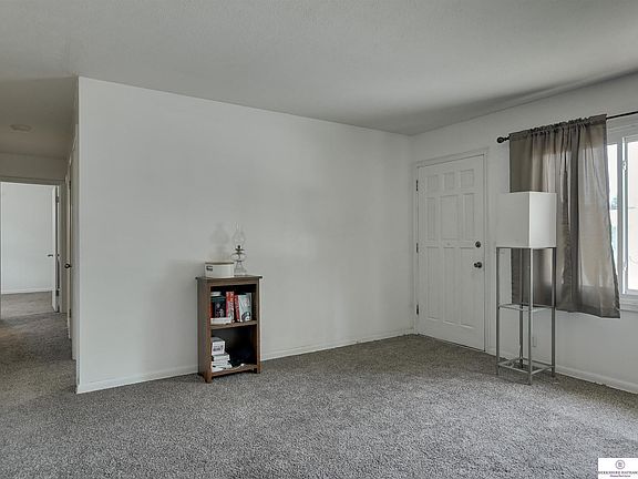 2nd image of 7930 Nina St