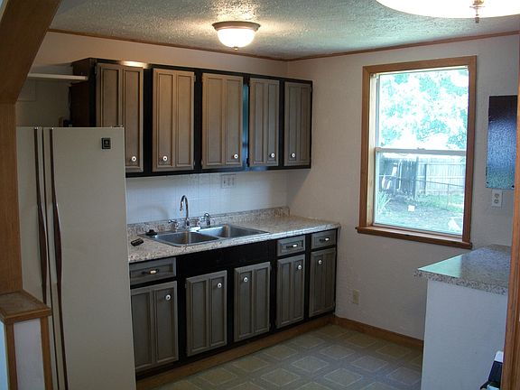 3rd image of 251 Skyview Dr