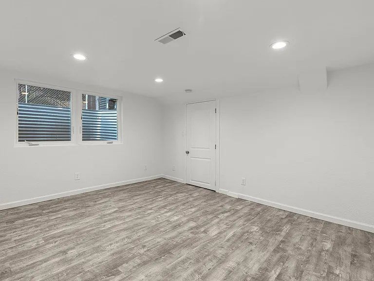 3315 SE Cesar Estrada Chavez Blvd — Photo 28