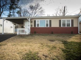 212 Ballwin Ave, Ballwin, MO 63021