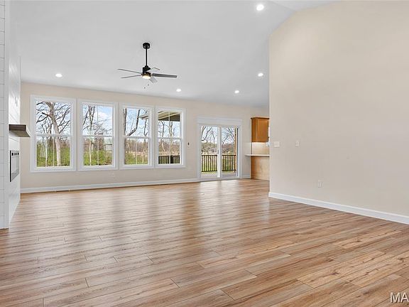 4th image of 629 Glendale Dr