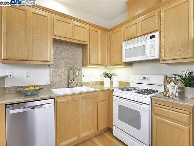 3240 Maguire Way #410 — Photo 29