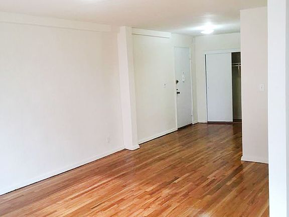 3rd image of 14943 35th Ave APT 3F