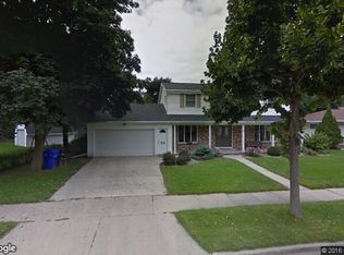 1715 N Linwood Ave, Appleton, WI 54914