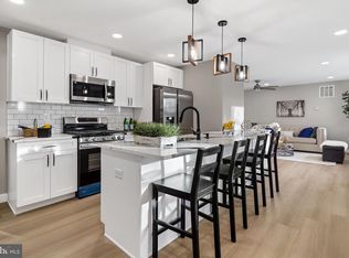 5813 Dewey St, Landover, MD 20785