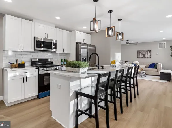 5813 Dewey St, Landover, MD 20785