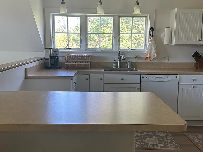 441 W Shore Rd — Photo 5
