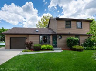 123 Heather Ln, Streamwood, IL 60107