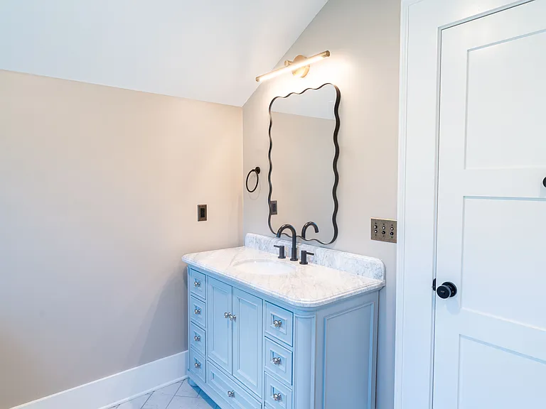 2nd floor bathroom