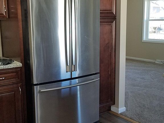 4th image of 379 Abbington Ave