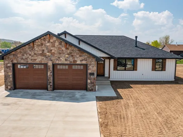 220 Clock Tower Ct, Cody, WY 82414