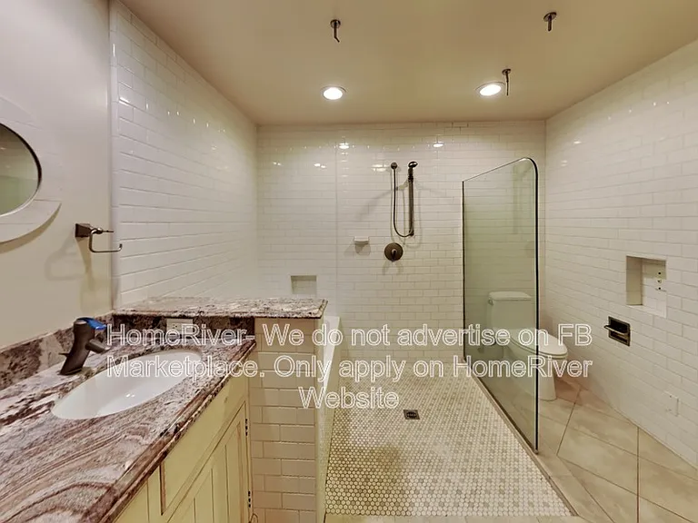 2220 Cannes Sq — Photo 11