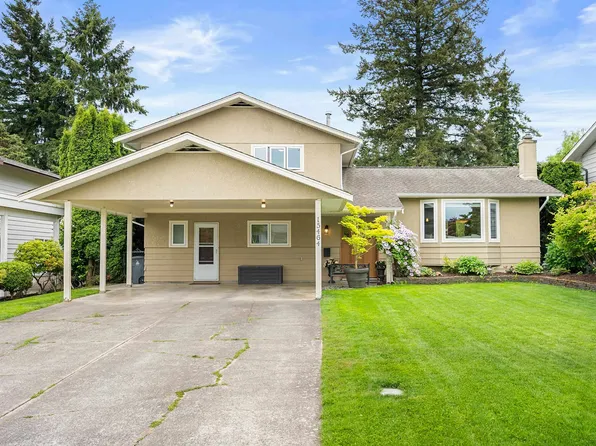 15464 Poplar Dr, Surrey, BC V4A 5H8