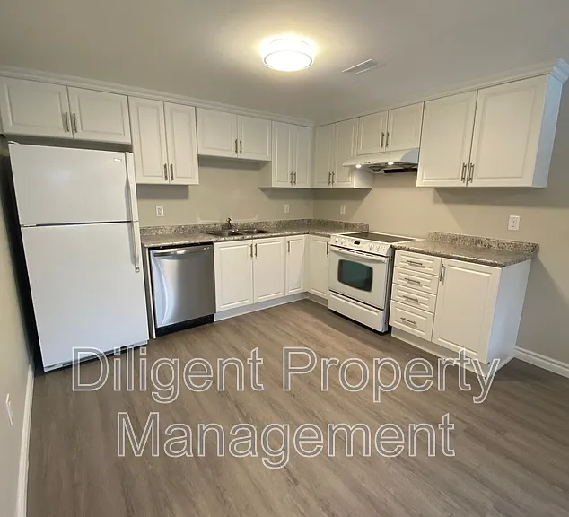 1528 Redwood Dr #LOWER — Photo 1