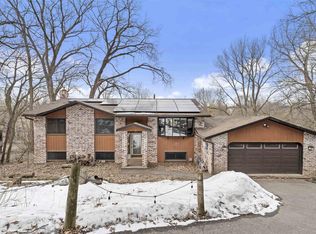 5614 Tall Oaks Rd, Waunakee, WI 53597