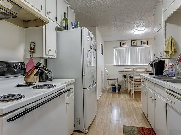3rd image of 7813 Rogan Dr