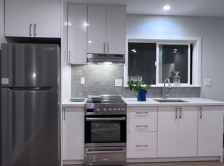5444 Hazeltine Ave, Van Nuys, CA 91401