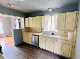 817 Garraty Rd, Terrell Hills, TX 78209