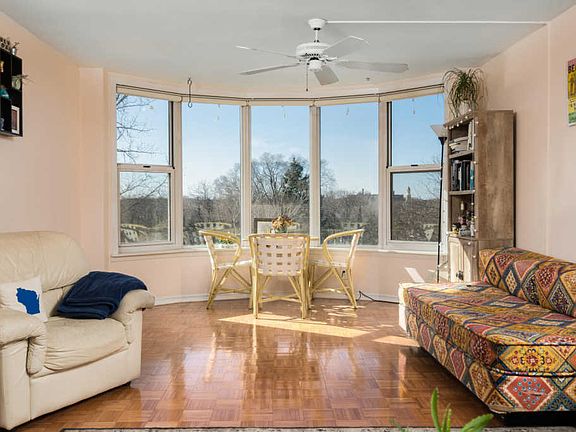5th image of 2525 S Shore Dr Unit 5