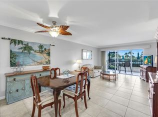 37 High Point Cir E APT 109, Naples, FL 34103