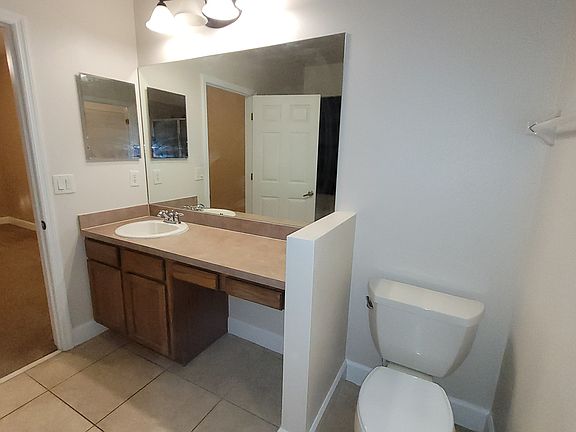 3rd image of 2552 Glenridge Cir