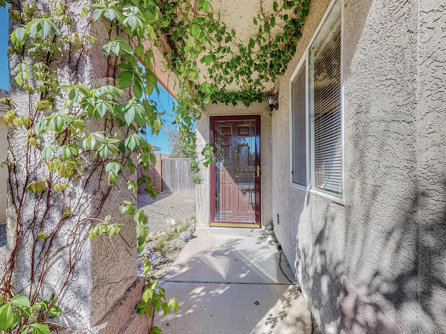3 bed, 1121 sqft, $1,900 — Photo 4
