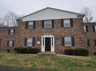 10 Regency Ct, Belleville, IL 62223