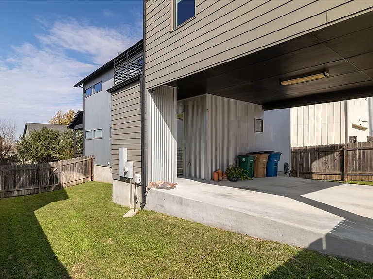 6021 Seville Dr — Photo 28