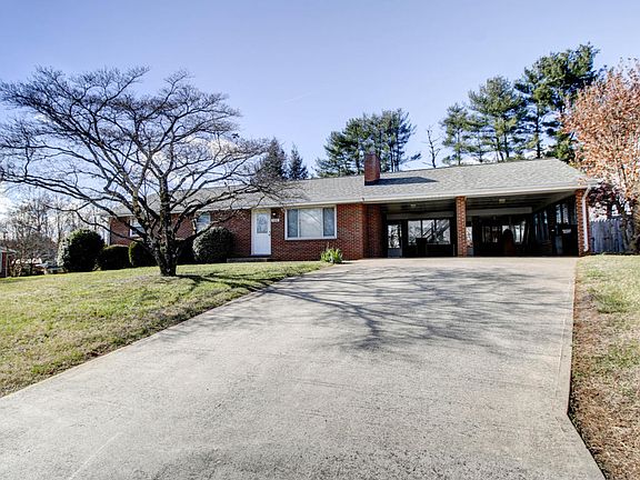 4th image of 122 Langland Dr