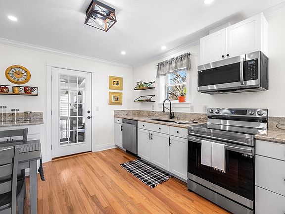 5th image of 250 Patterson St