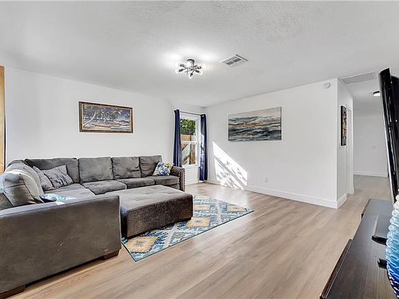 4th image of 313 & 315 21st Ave SE #315
