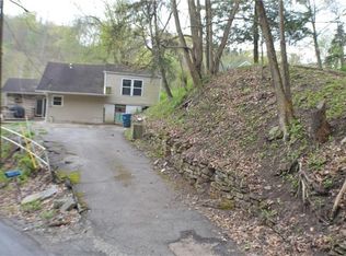 11 Deambroggi Rd, Charleroi, PA 15022