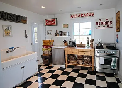 80 Peconic Ave — Photo 5