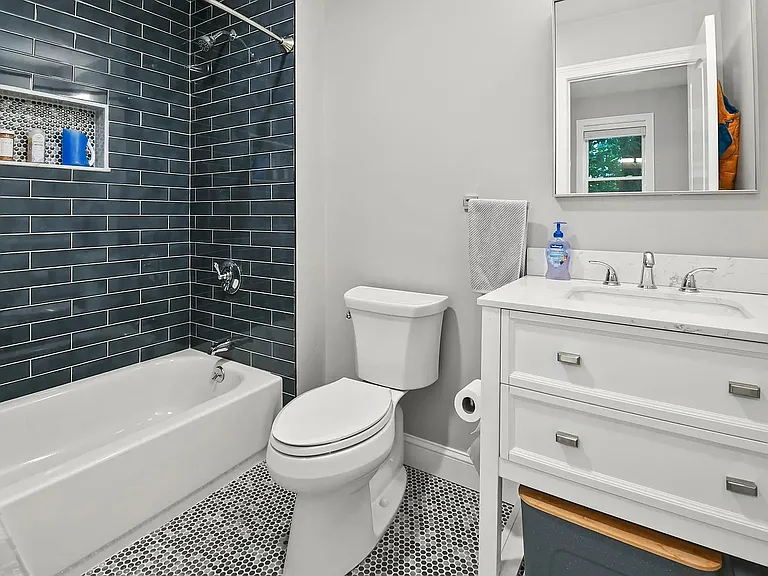 8 Greenleaf Ave #1 — Photo 14
