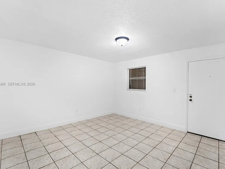 1305 W 53rd St #420 — Photo 5