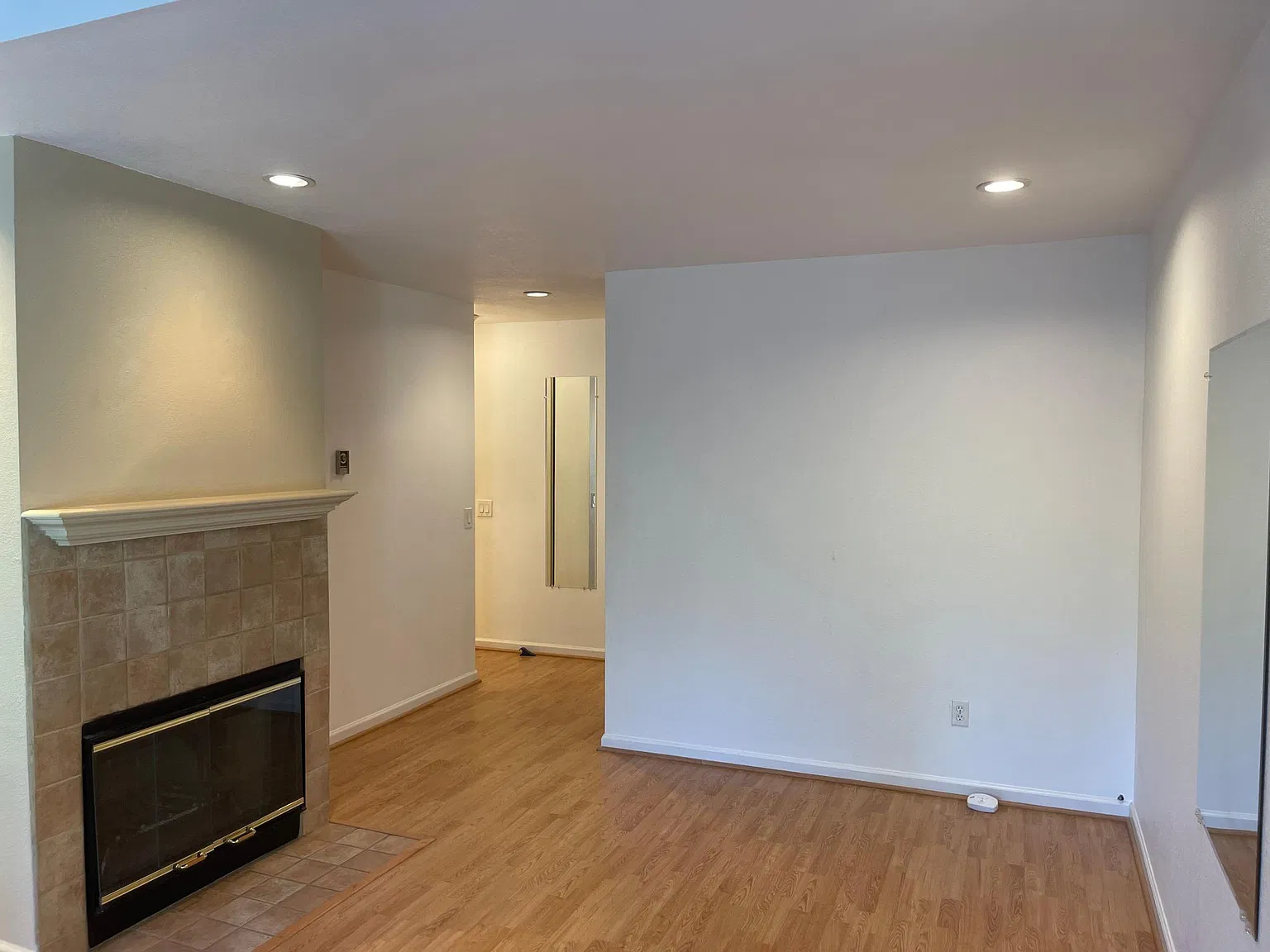 2 bed, 1.5 bath, 1069 sqft, $2,525 — Photo 3