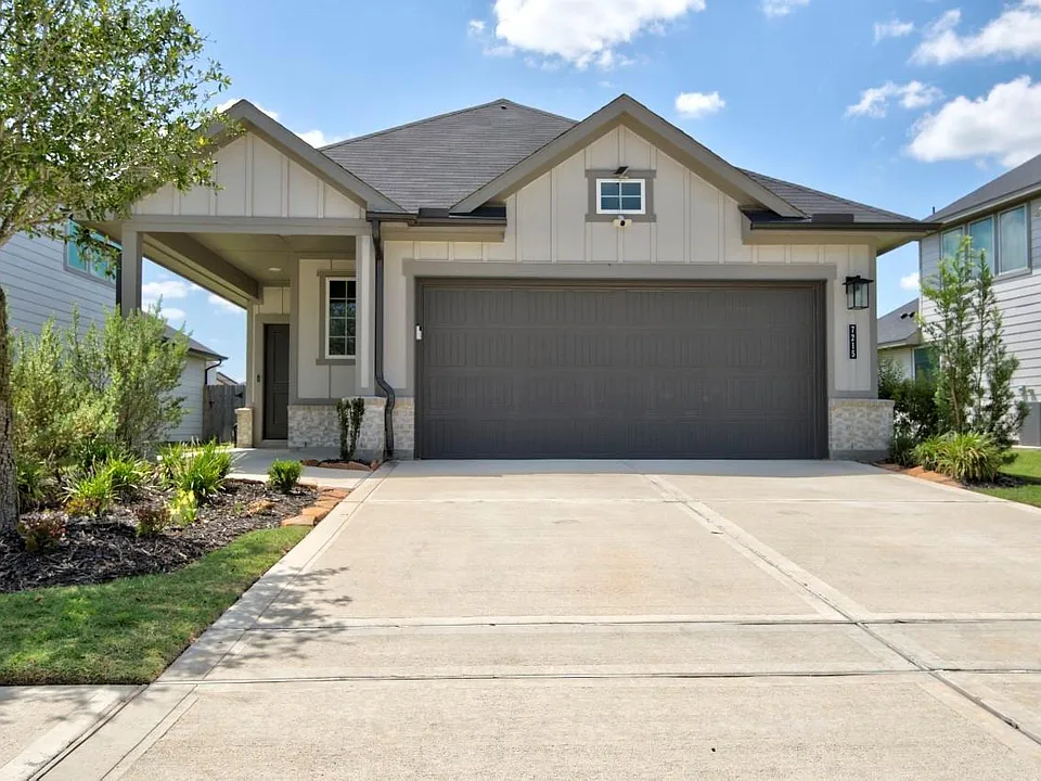 7215 Clearwater Cove Dr