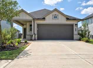 7215 Clearwater Cv Dr, Cypress, TX 77429