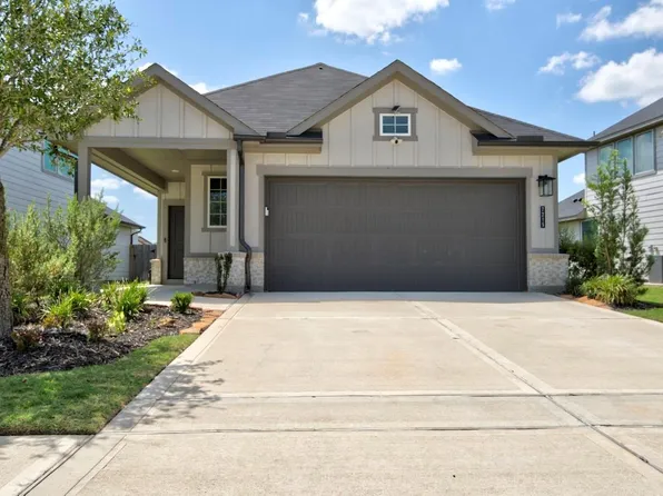 7215 Clearwater Cv Dr, Cypress, TX 77429