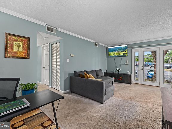 3rd image of 15550 Horseshoe Ln