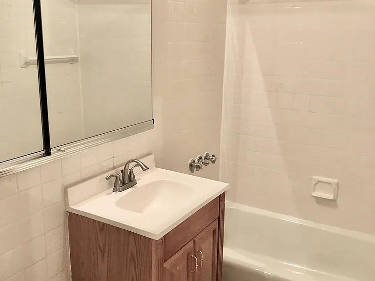 4430 Douglaston Pkwy #3B — Photo 13
