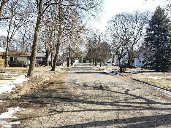 5th image of 736 Jessop Ave