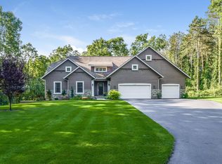 6300 Corberry Trl NE, Ada, MI 49301